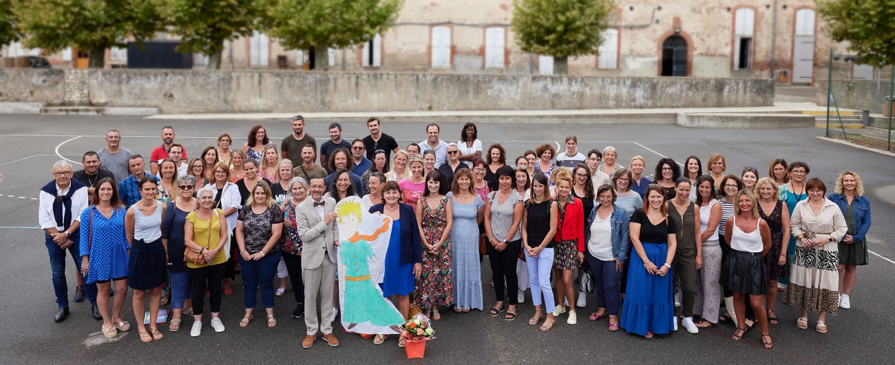 Photo de groupe de l'équipe pédagogique en 2021 - Copyright Michael Benete